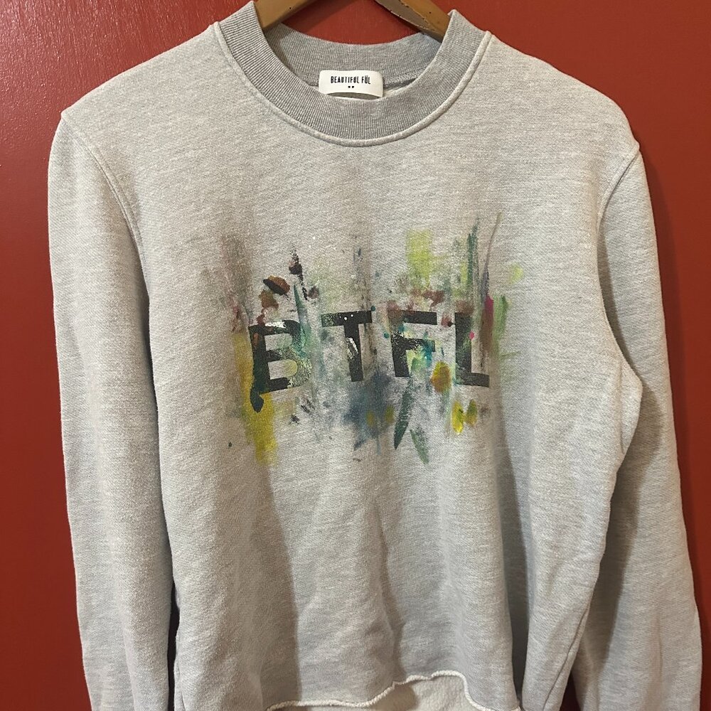Beautiful Fül Los Angeles Men's Cropped Gray Sweater Size Small Alejandro Rodrig